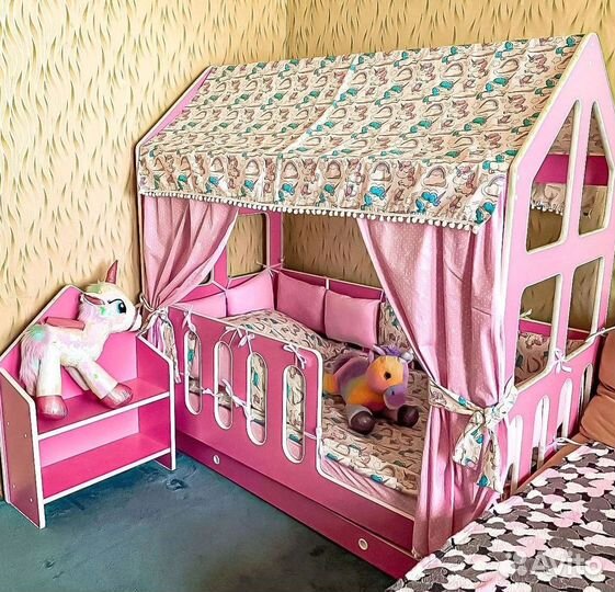Детская кроватка домик + матрас в подарок