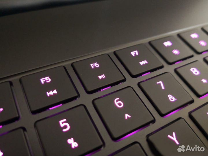 Новый Razer Blade 17 - i7/ 4k 120hz/ 16GB RTX3080