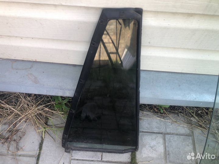 Стекло дверное заднее левое Chery Tiggo T11 1.8