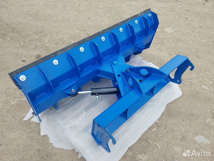 Поворотный гидравлический отвал на кун 1,25 м
