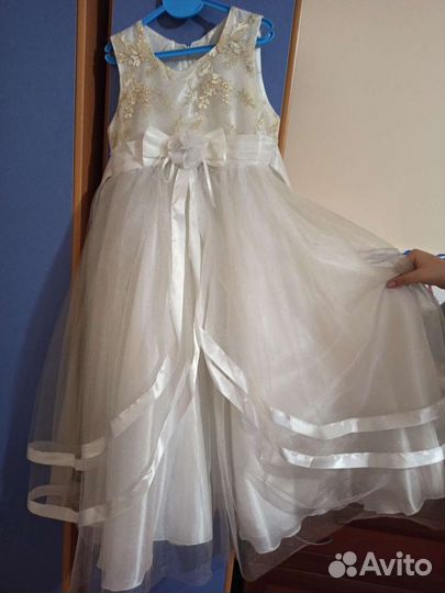 Платье праздничное
