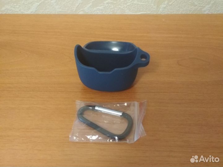 Чехол для наушников фирменный с карабином новый