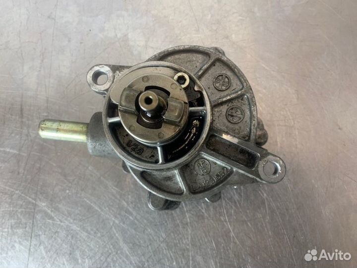 Насос вакуумный Mercedes C-Class W203 OM646 2.2