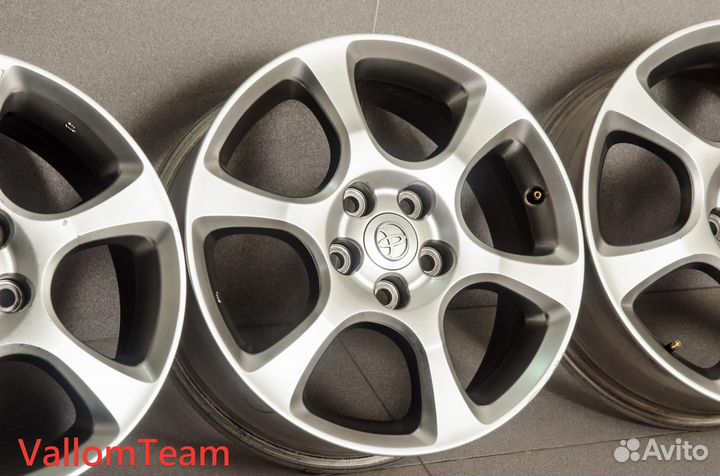 Лот KA5096 Оригинальные 17-е диски toyota