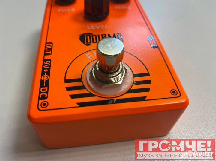 Педаль с эффектом Fuzz Dolamo D-2