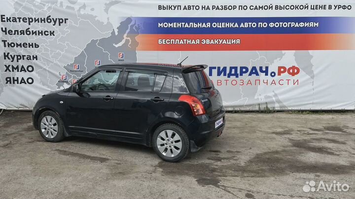 Замок двери задней правой Suzuki Swift (RS) 82301