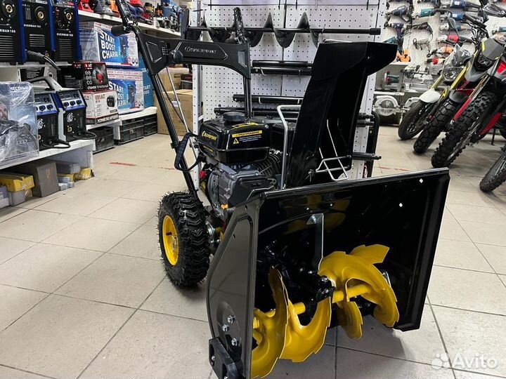 Снегоотбрасыватель champion ST553