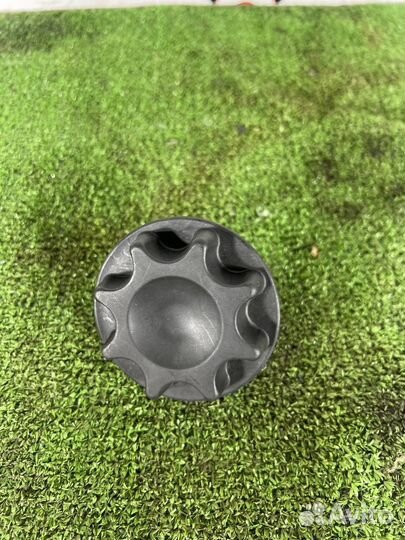 Крепление запасного колеса Toyota Celica ZZT231