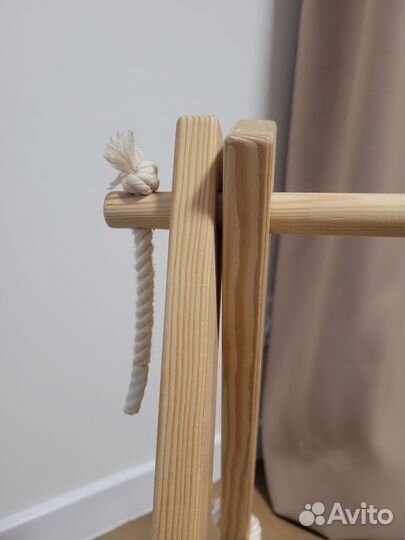 Стойка монтессори с игрушками