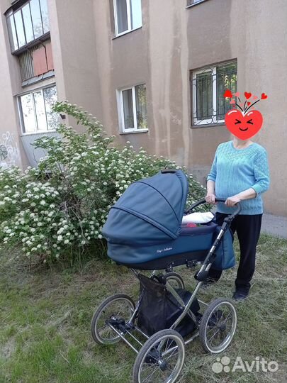 Прогулочная коляска из эко кожи 2 в 1