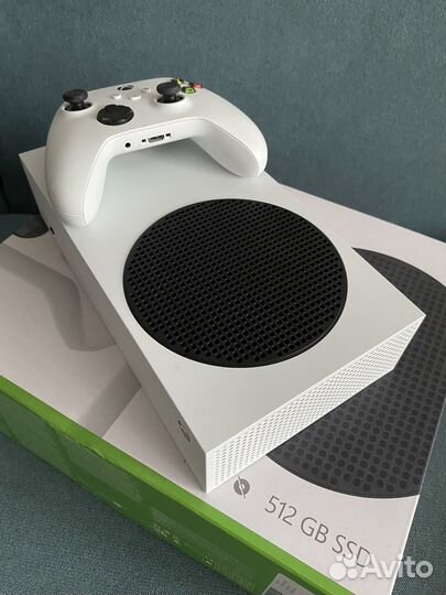 Игровая приставка Xbox series s