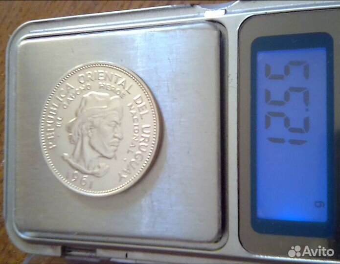 Уругвай. Памятная монета 1961. Серебро. aUnc