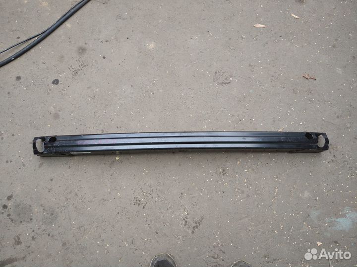 Усилитель бампера Ford Escape 2000-2012