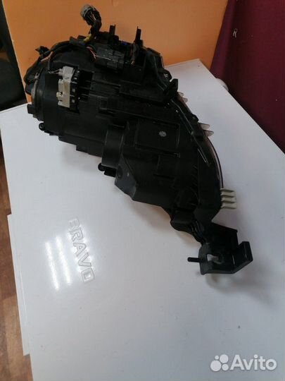 Фара ксеноновая передняя правая Mazda 6 седан 2.2D