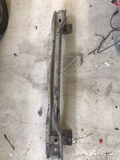 Усилитель бампера задний на tiguan 2