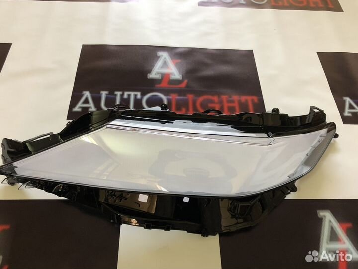 Стекло фары Toyota Camry V70 2017-н.в. LED левое