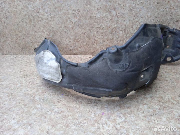 Подкрылок прав. перед. toyota aqua