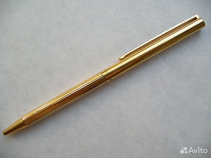 Серебряная шариковая ручка S. T. Dupont Classique