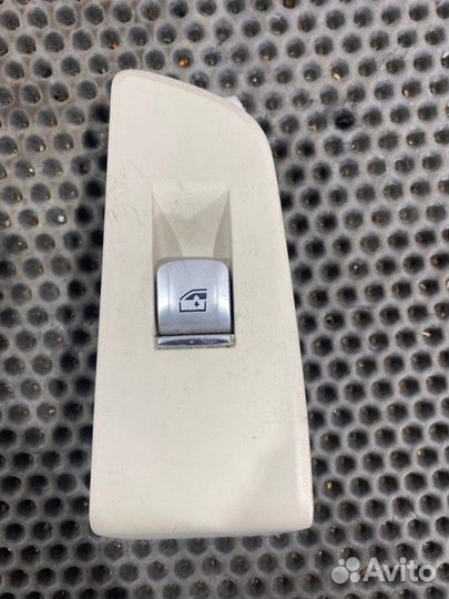 Кнопка стеклоподъемника задняя правая Bmw 7 G11 3