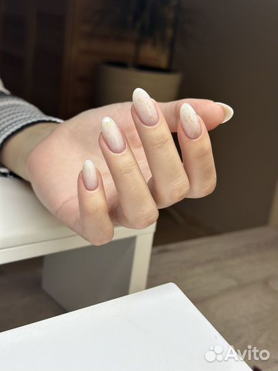 Модель на маникюр с покрытием бесплатно