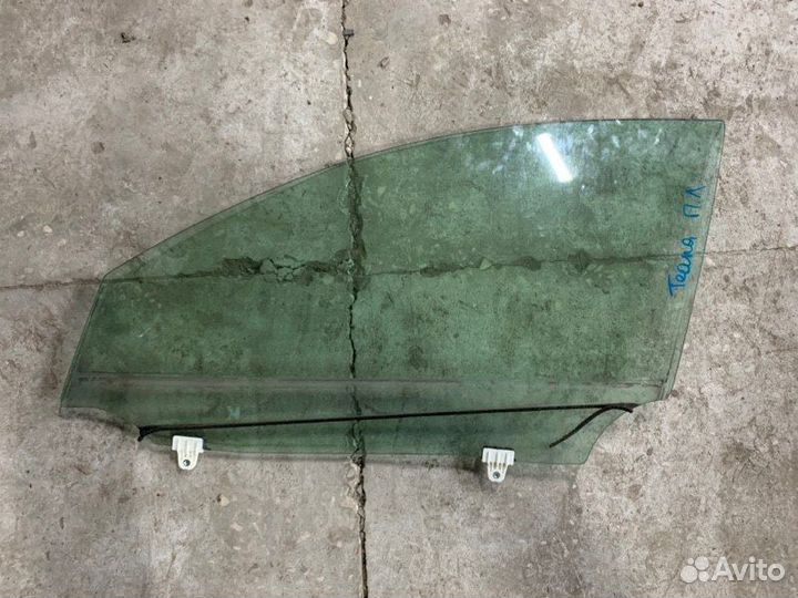 Стекло двери переднее левое Nissan Teana J32