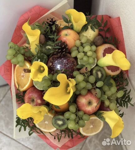 1 сентябр Женский букет цветы фрукты ягоды конфеты