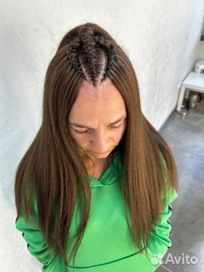 Модель на афрокосы, афронаращивание