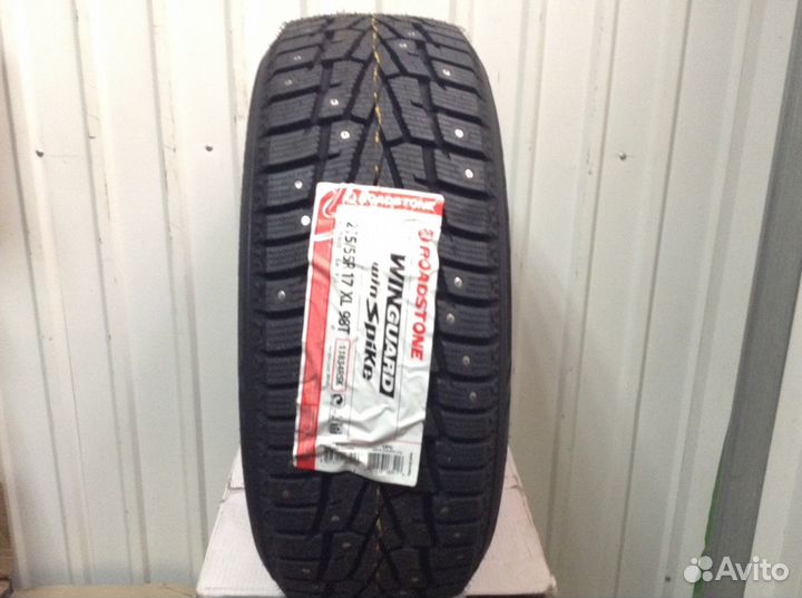 Roadstone Winguard WinSpike 215/55 R17