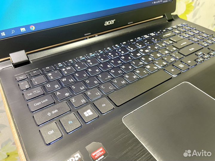 Ноутбук Acer A8/ SSD / 2 видеокарты