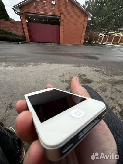 iPhone 4S, 16 ГБ