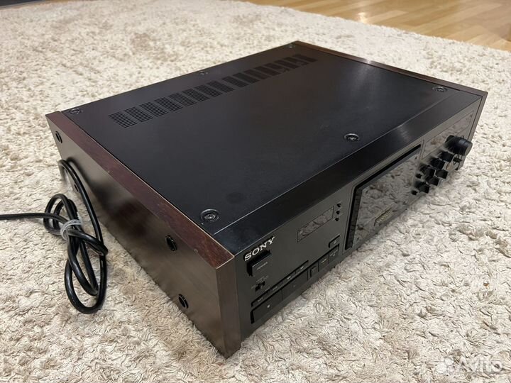 Дека кассетная Sony TC -k555ESG