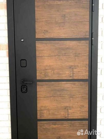 Дверь входная с зеркалом