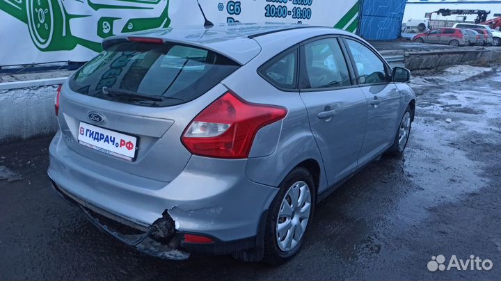 Стекло двери задней левой Ford Focus 3 1706322