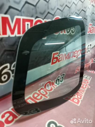 Стекло задний правый Renault Duster