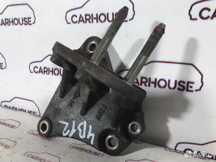 Кронштейн двигателя передний левый Mitsubishi