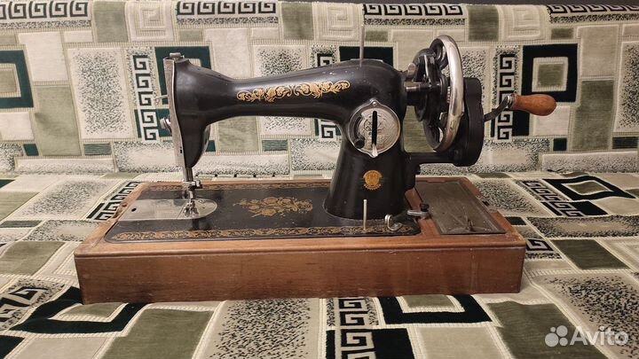 Швейная машинка ручная СССР