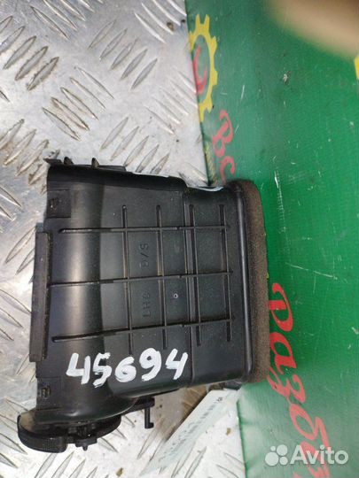 Дефлектор воздуховода левый Mitsubishi Lancer 9