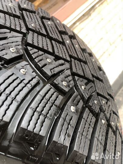 Continental IceContact 2 SUV 275/45 R20