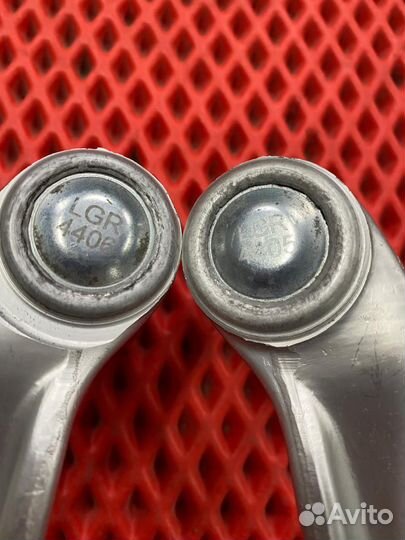 Рычаги верхние Volkswagen Passat B5