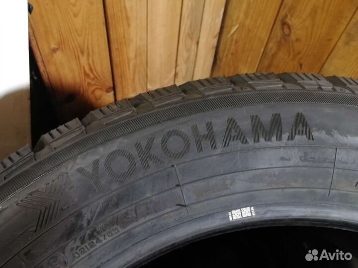 Yokohama Ice Guard IG65 235/55 R19 105T