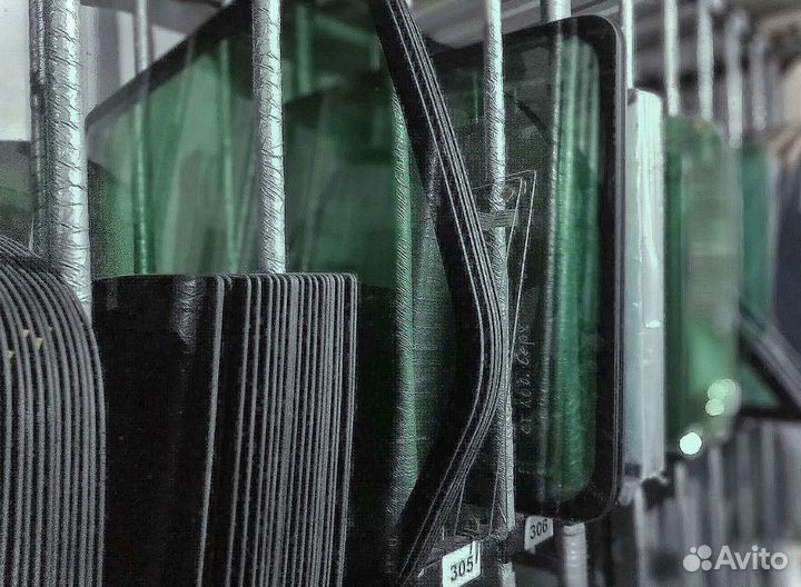 Стекло лобовое нижние левое hidromek 102S/102B