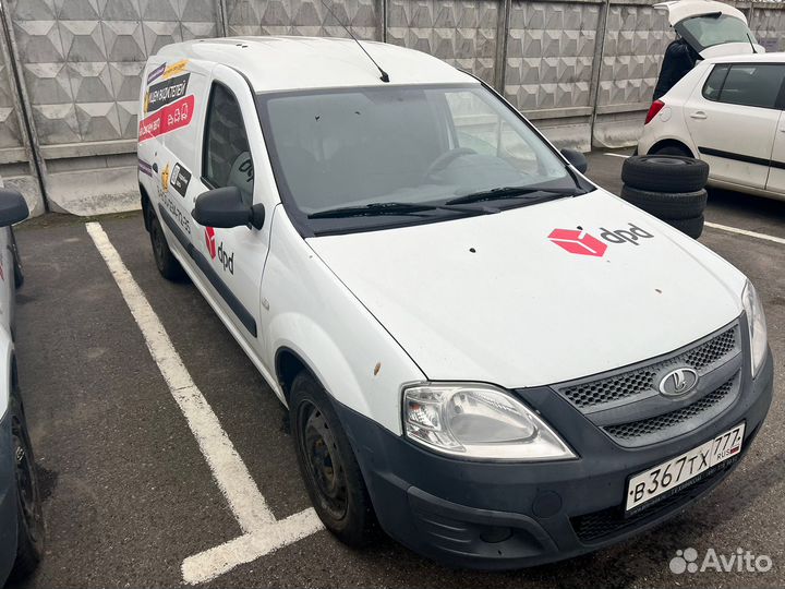 Водитель на служебном автомобиле