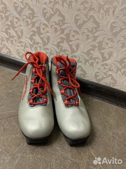 Лыжные ботинки