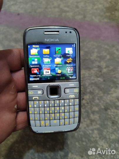 Nokia E72
