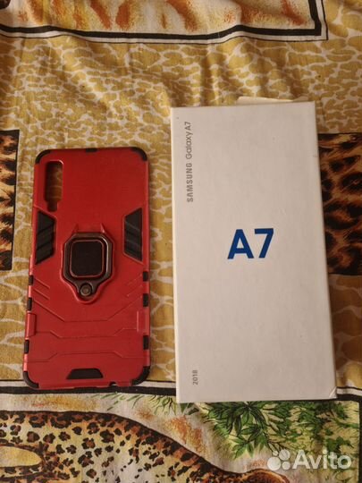 Samsung Galaxy A7 (2018), 4/64 ГБ