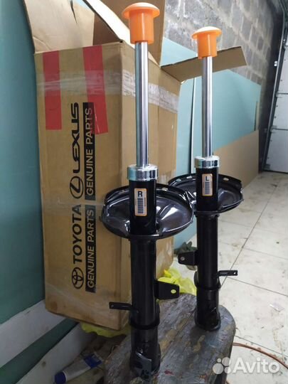 Амортизатор на тойоту Венза новый задний левый