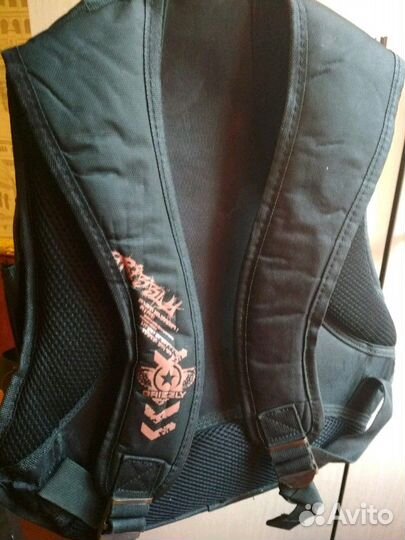 Рюкзак б/у 1 месяц (отл.сост.),качественный,замки