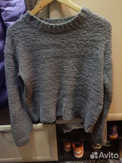 Свитер женский короткий