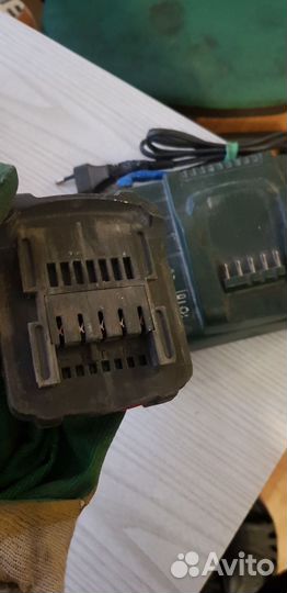 Зарядное устройство для шуруповерта metabo