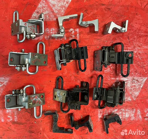 Петля двери VW Touareg